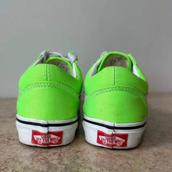 Vans neon green tie shoes on men’s 4/women’s 5.5 like new condition - Picture 6 of 9
